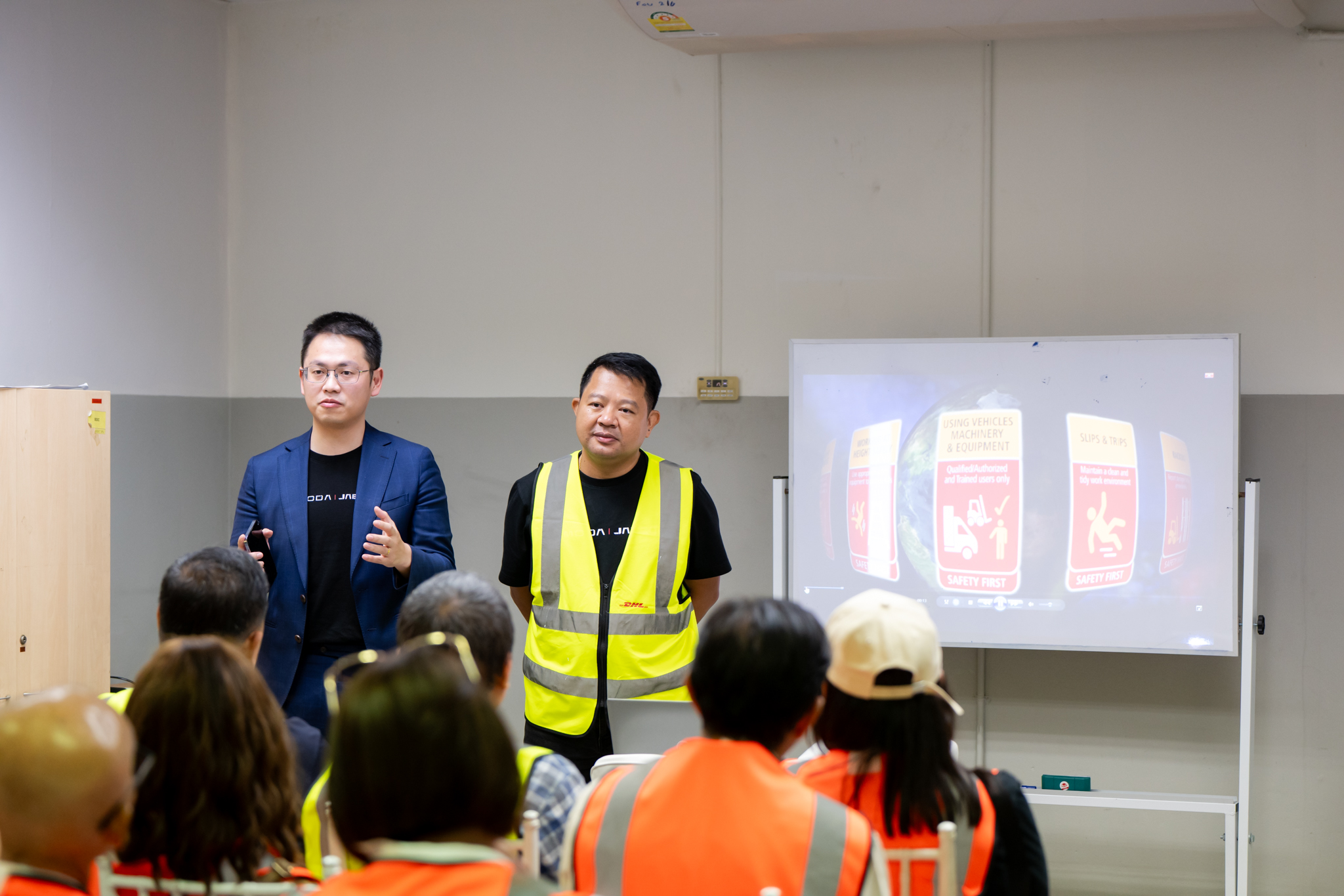 OMODA & JAECOO เปิดศักยภาพบริการหลังการขายระดับพรีเมียม
พร้อมรองรับยอดจอง JAECOO 5 EV และทุกรุ่น ด้วยทีมช่างมาตรฐานสากล